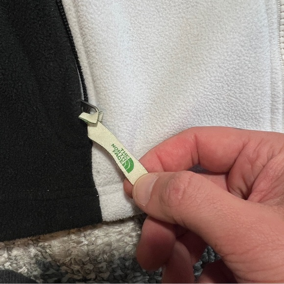 Women’s The North Face fleece - Picture 3 of 5